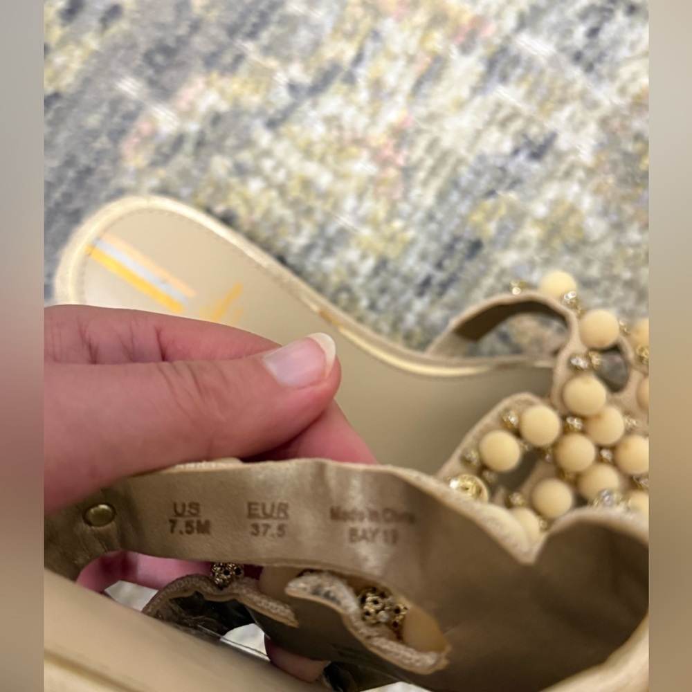 Sam Edelman Bay 19 NEW Beige nude Pom-Pom flat Sandals - Picture 7 of 9
